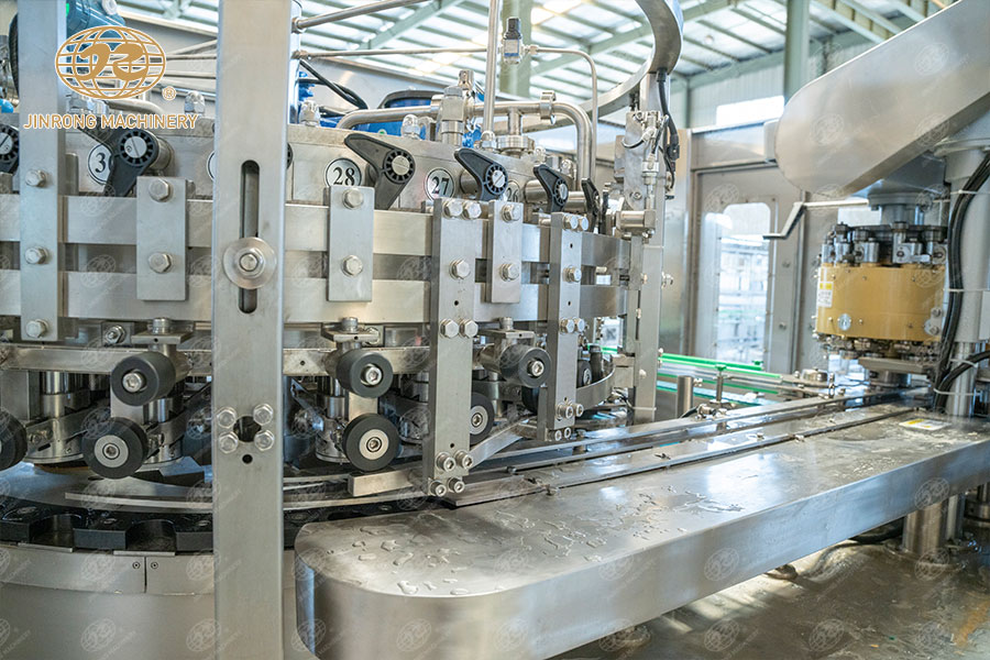 易拉罐灌装机 易拉罐灌装机