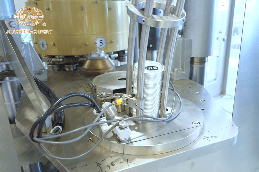 易拉罐封盖机 易拉罐封盖机